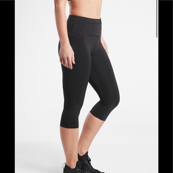 Athleta Accelerate Crop - Picture 1 of 12